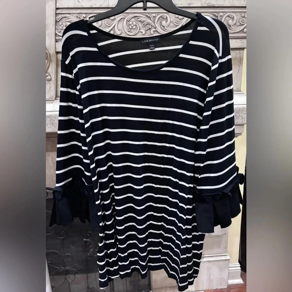 Lane Bryant Black White Striped Top Satin Ruffle Sleeve Size 22/24